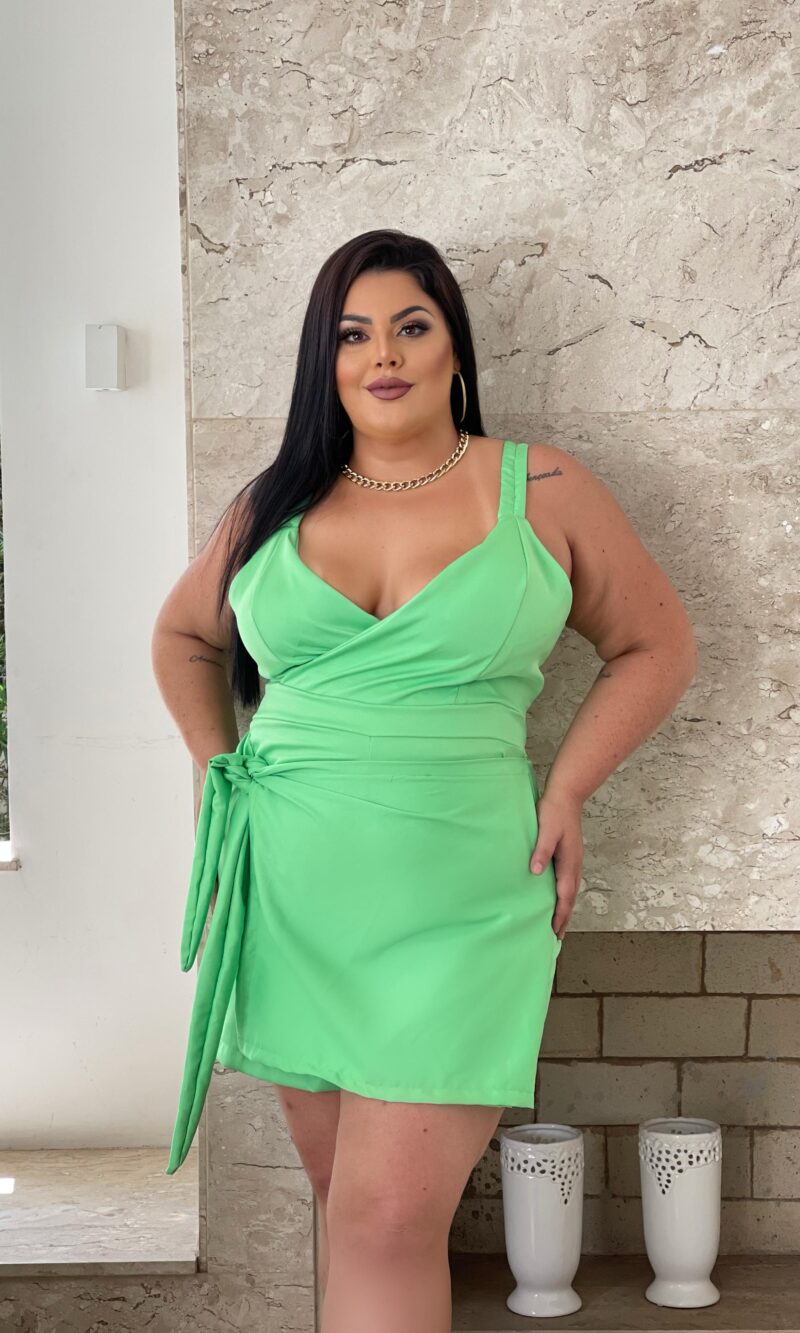 macaquinho mia plus size preto (cópia)