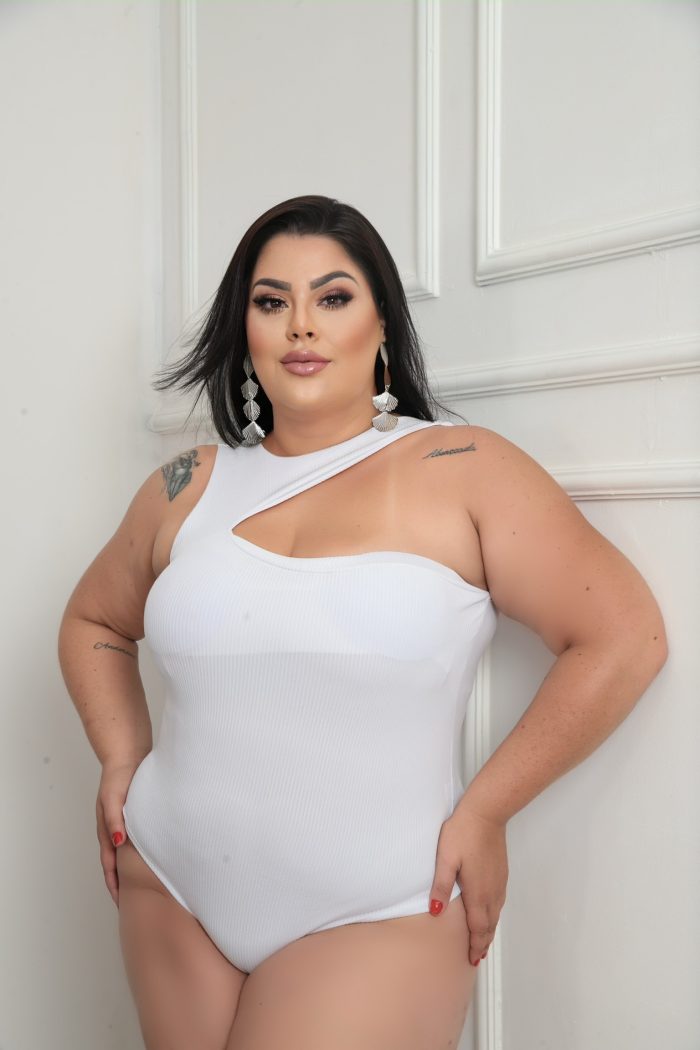 body anarruga mada com decote transversal plus size preto (cópia)