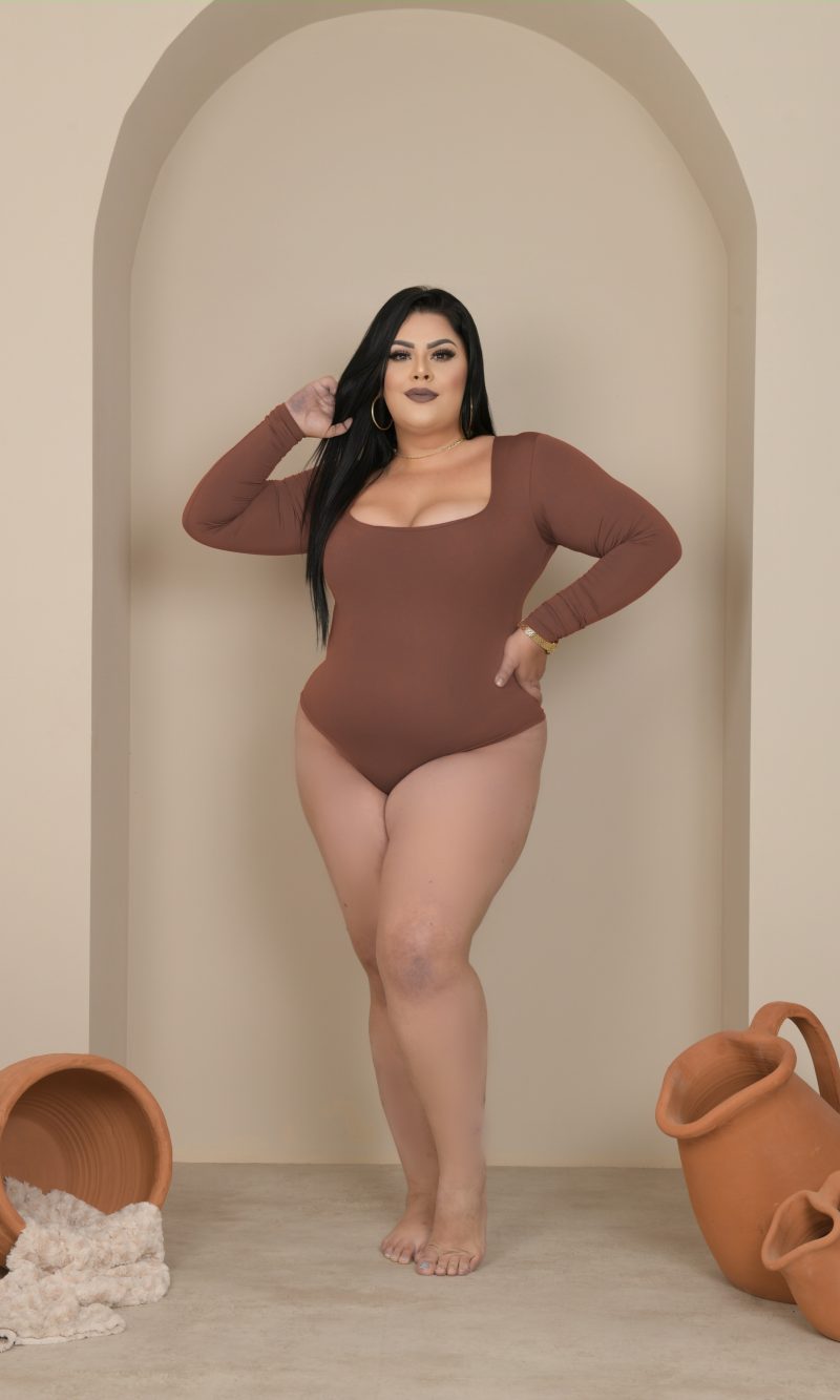 body lua fluity manga longa gola quadrada ver plus size