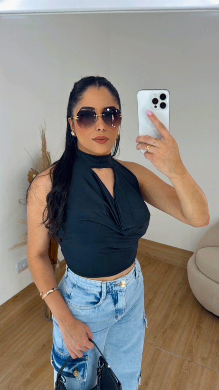 cropped top feminino decote choker frente Única moda verão slim cropped top feminino decote choker frente Única moda verão slim