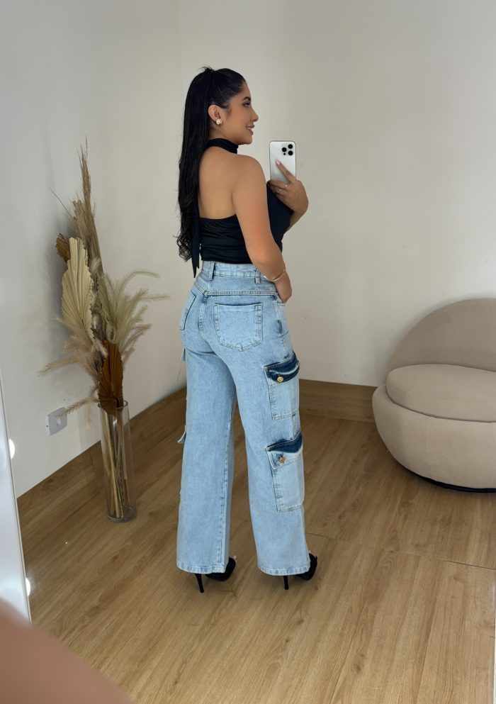 cropped top feminino decote choker frente Única moda verão slim cropped top feminino decote choker frente Única moda verão slim