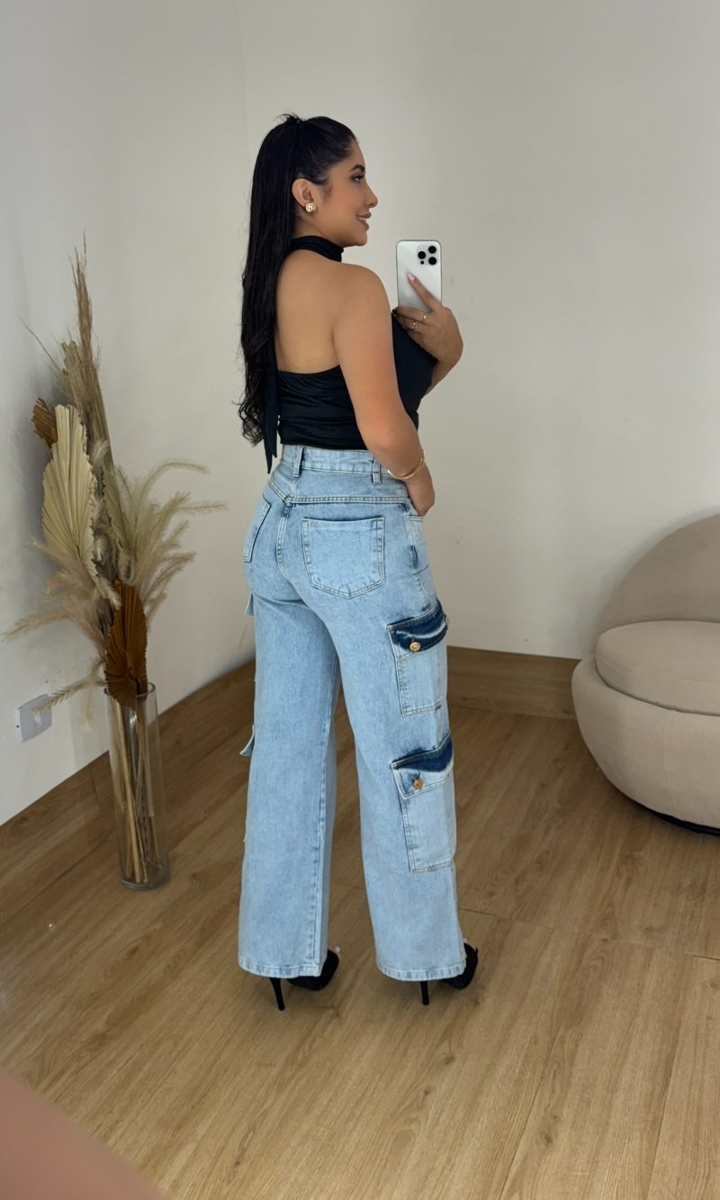 cropped top feminino decote choker frente Única moda verão slim cropped top feminino decote choker frente Única moda verão slim