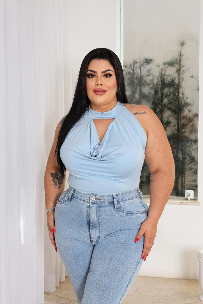 cropped top feminino decote choker frente Única moda verão plus size cropped top feminino decote choker frente Única moda verão plus size