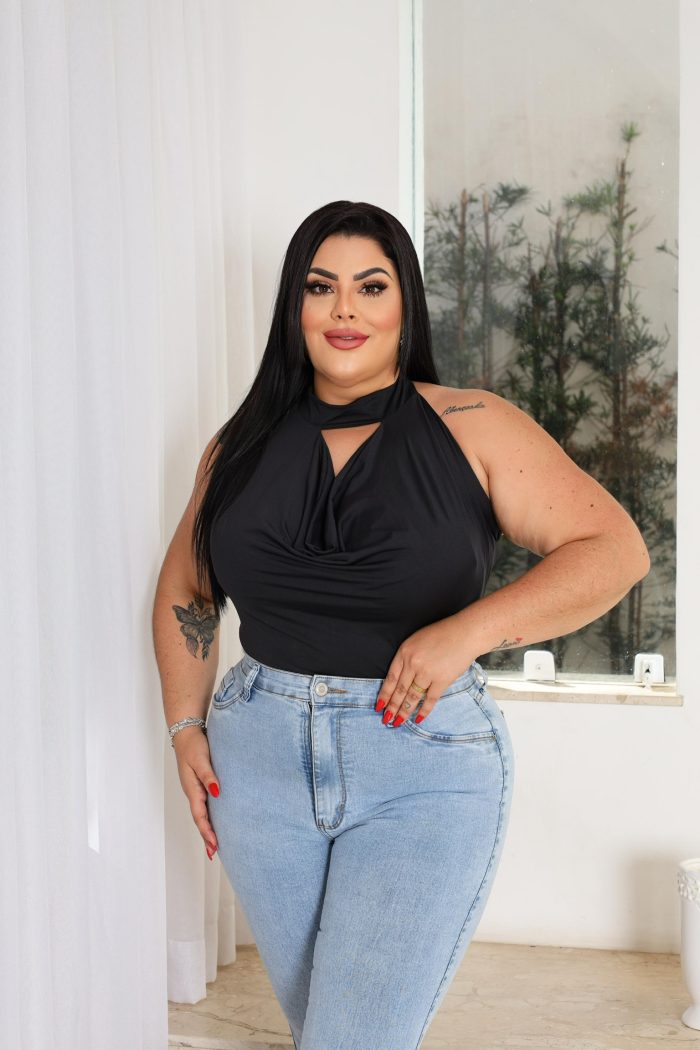 cropped top feminino decote choker frente Única moda verão plus size cropped top feminino decote choker frente Única moda verão plus size