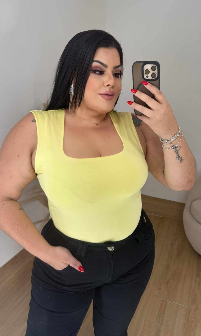 body nick fluity gola quadrada amarelo manteiga plus size