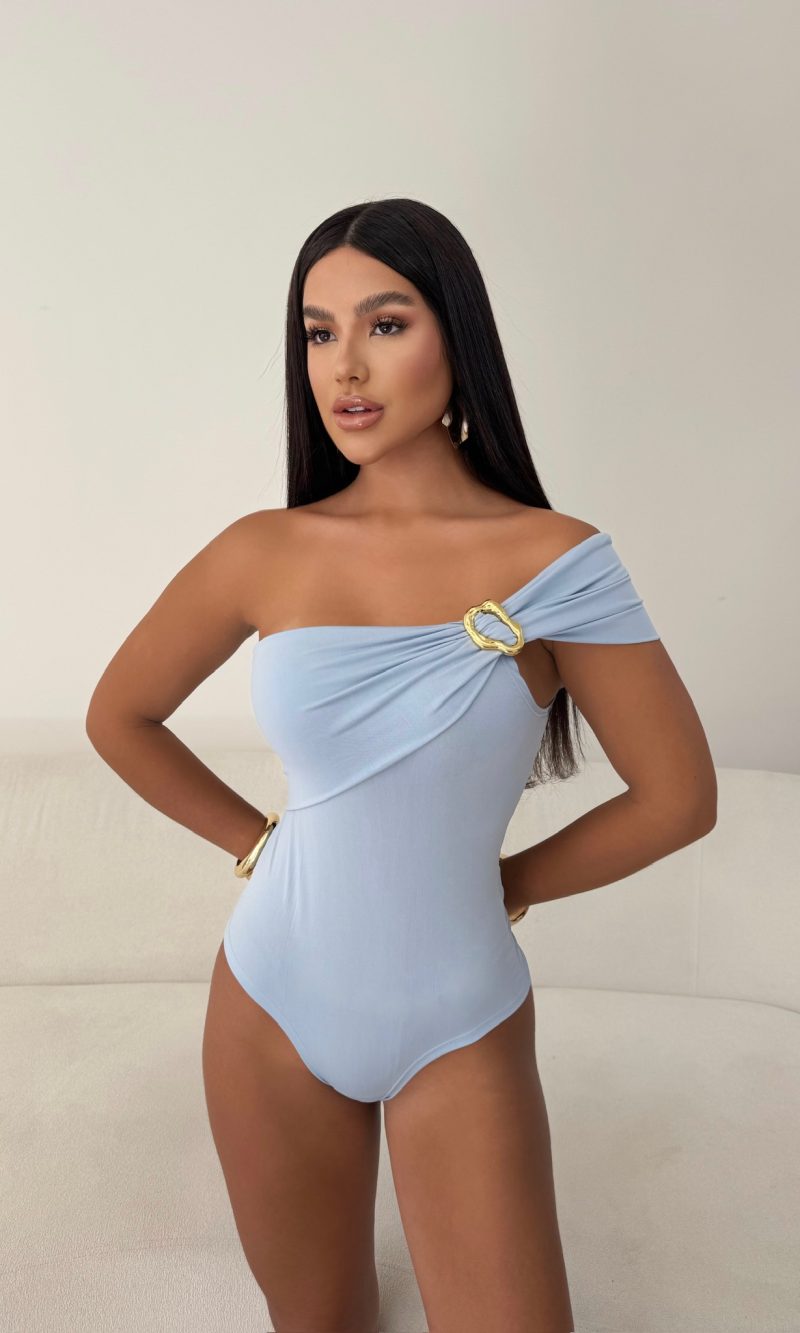 body decotado feminino manga nula com detalhe fivela premium