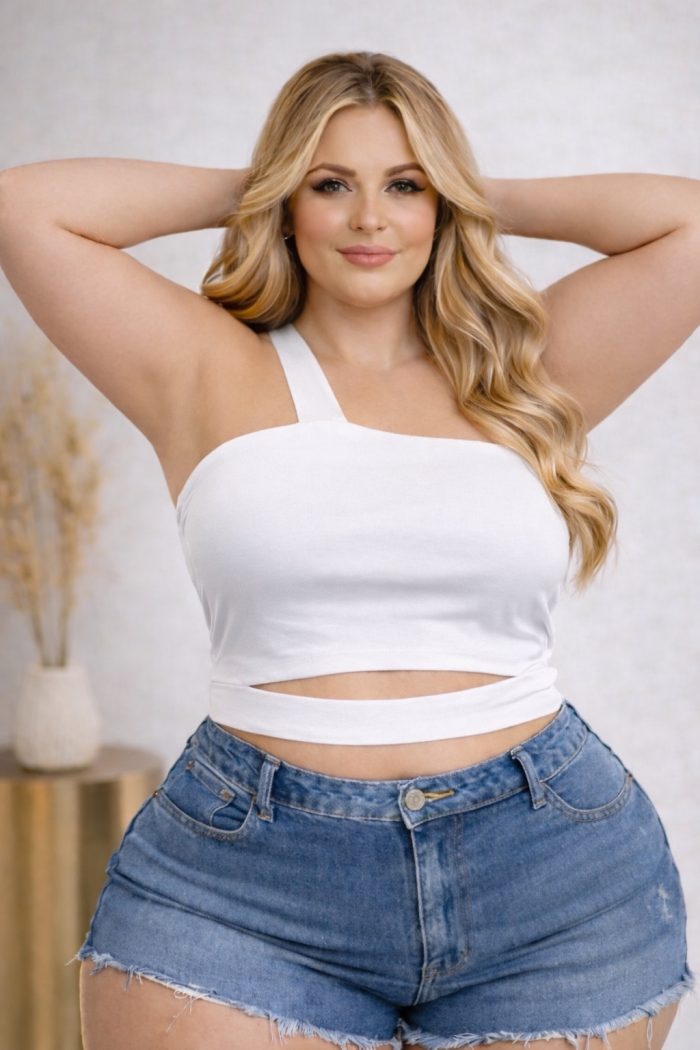 cropped nina decote transversal com abertura na cintura premium preto plus cropped nina decote transversal com abertura na cintura premium preto plus