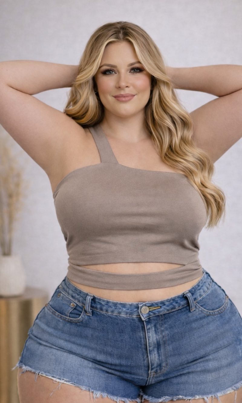 cropped nina decote transversal com abertura na cintura premium preto plus